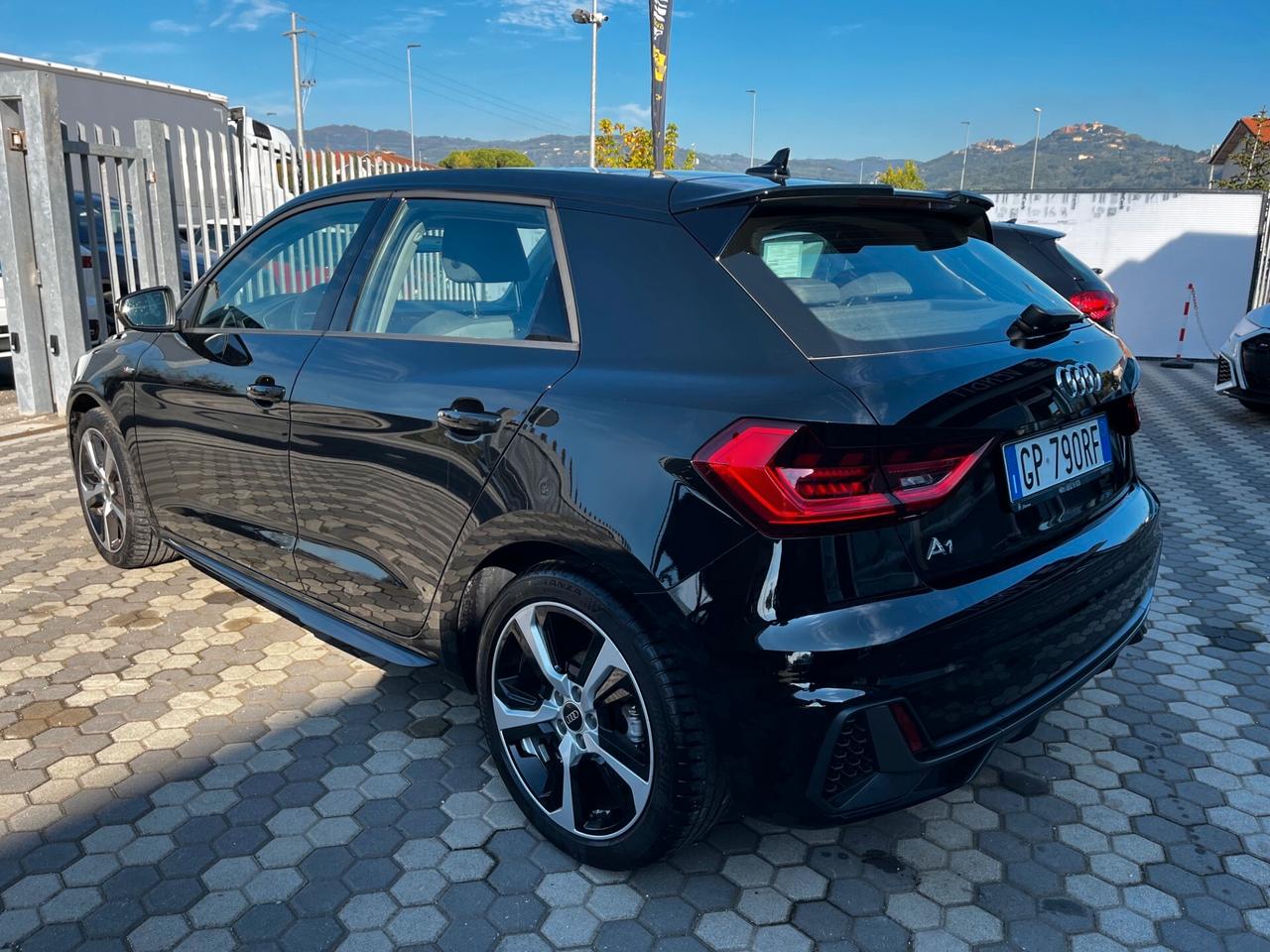 Audi A1 SPB 30 TFSI S tronic Identity Black