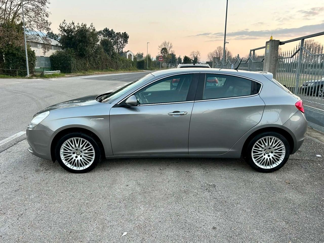 Alfa Romeo Giulietta 1.6 JTDm-2 105 CV Exclusive