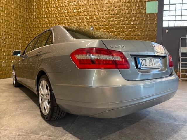 Mercedes-benz E 220 CDI BlueEFFICIENCY Avantgarde