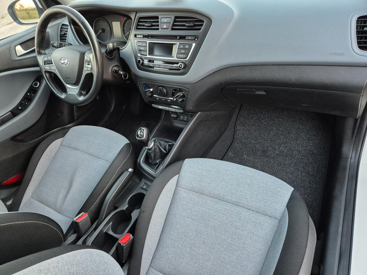 Hyundai i20 1.1 CRDi 12V 5 porte neopatentati