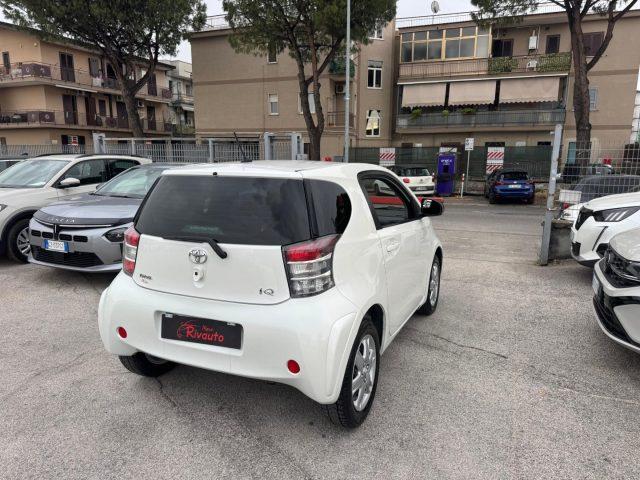 TOYOTA iQ 1.0 Sol