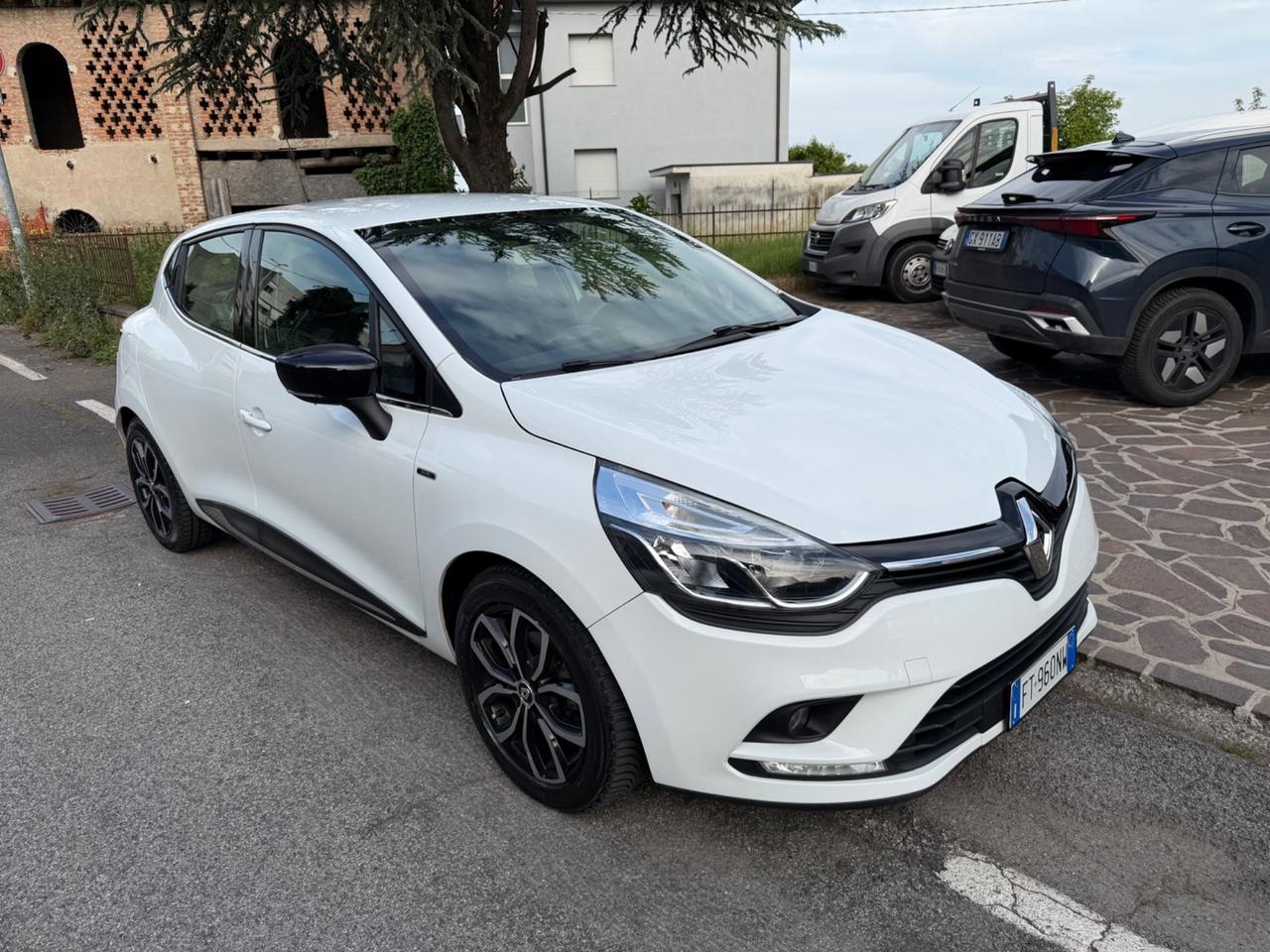 Renault Clio TCe 12V 75 CV 5 porte Moschino Life