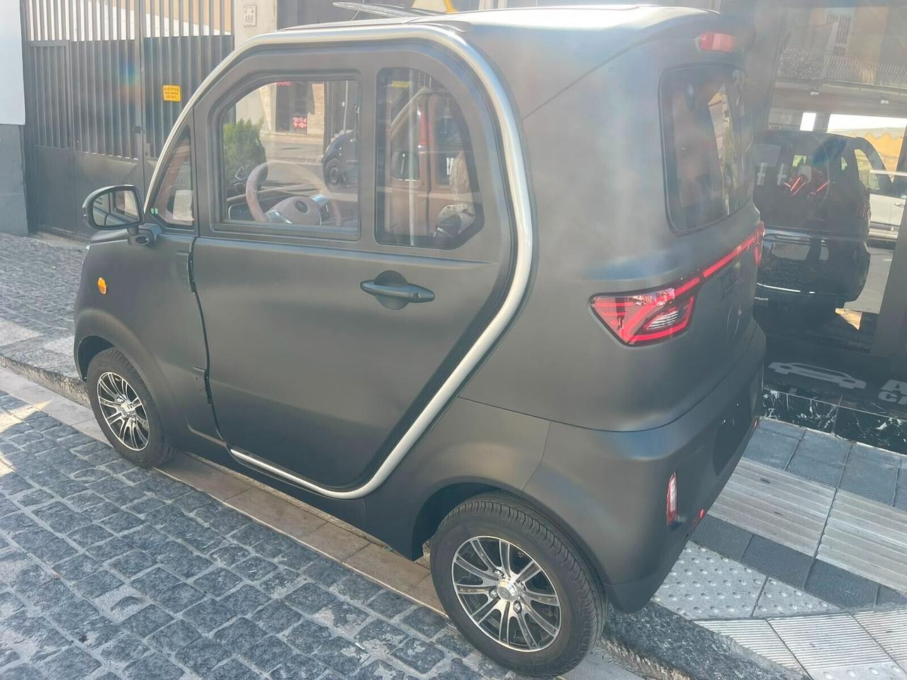 Minicar Elettrica Microfive London Pronta consegna