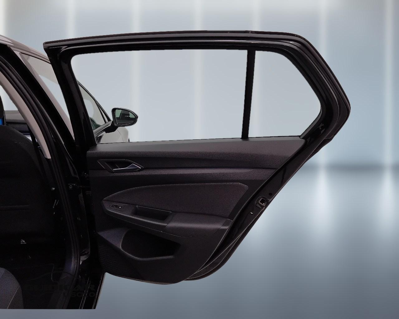 VOLKSWAGEN Golf VIII 2024 - Golf 2.0 tdi Life 115cv