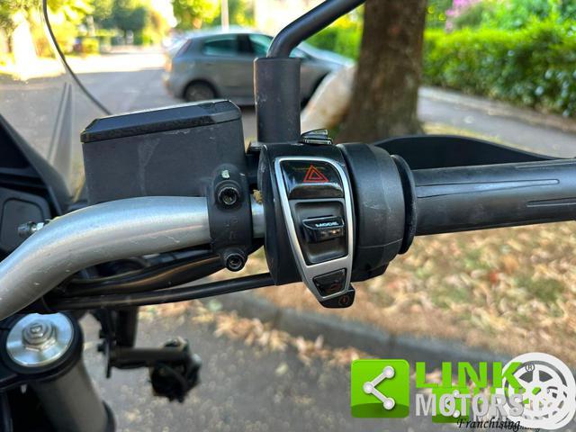 MOTO GUZZI V85 TT Guardia D'onore