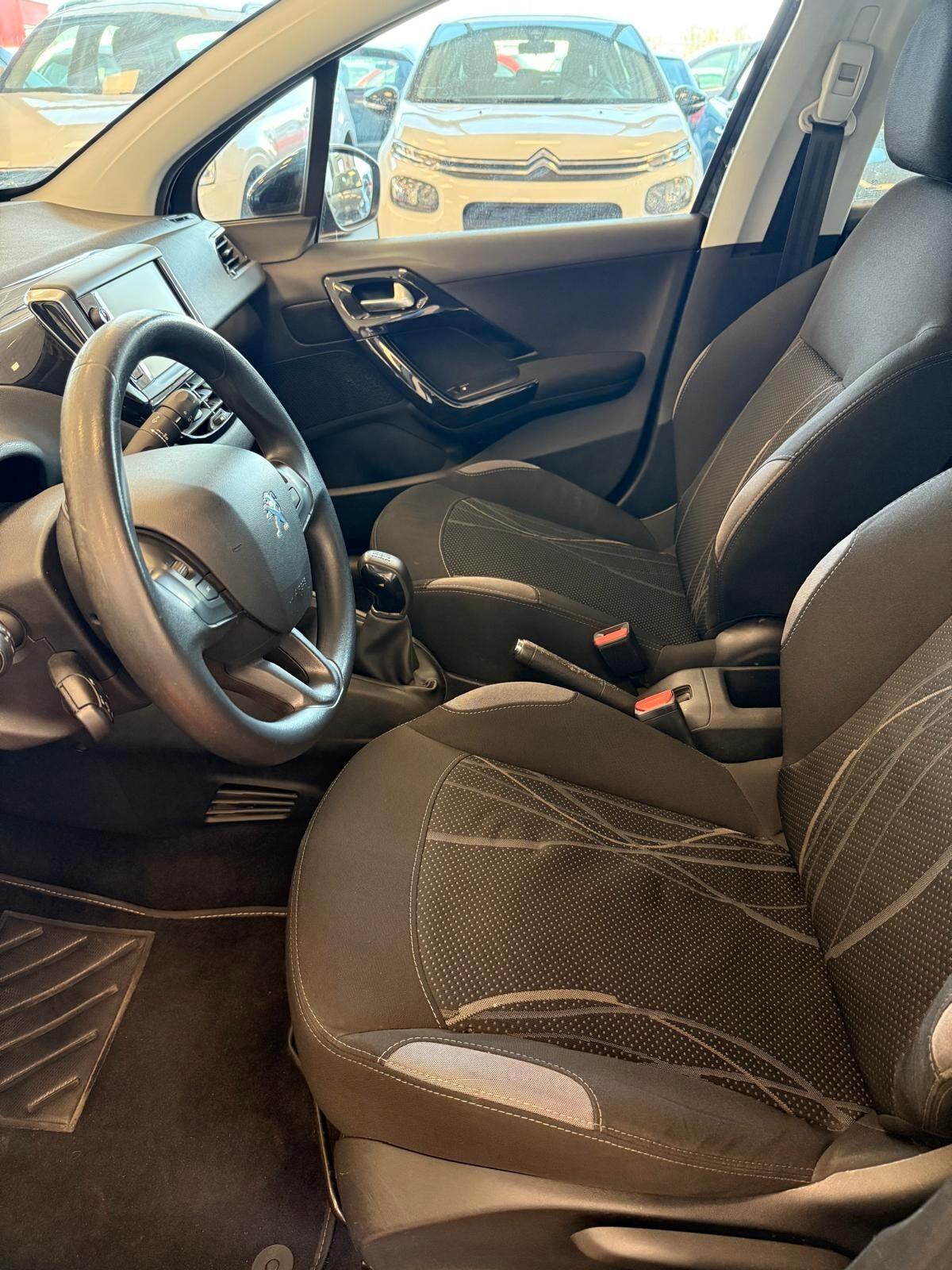 Peugeot 208 1.4 HDi 68 CV 5 porte Allure