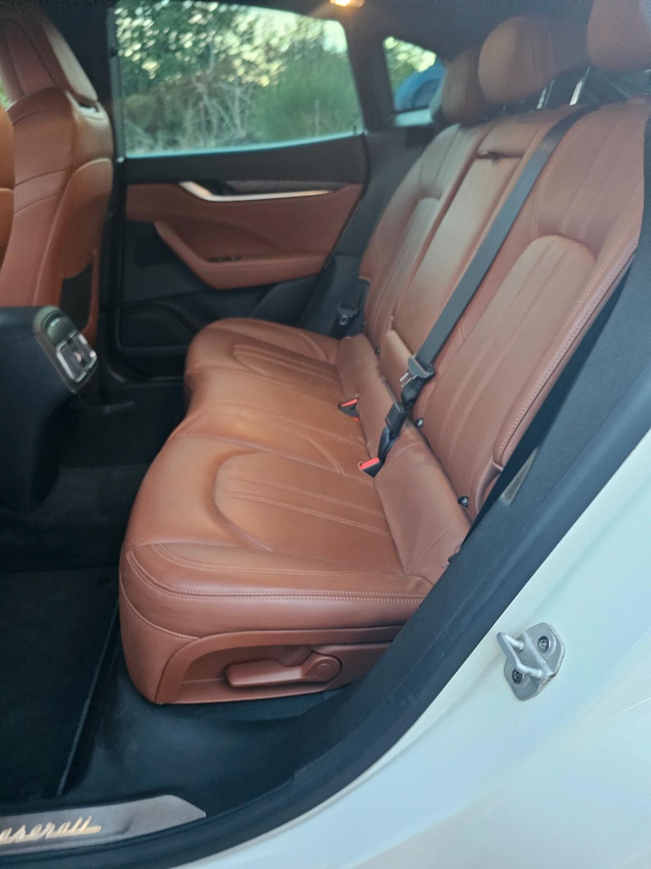 Maserati Levante V6 Diesel 275 CV AWD Gransport