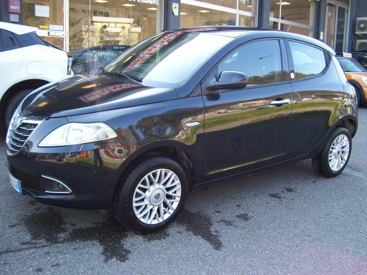 Lancia Ypsilon 0.9 TwinAir 85 CV 5 porte Metano Ecochic Gold