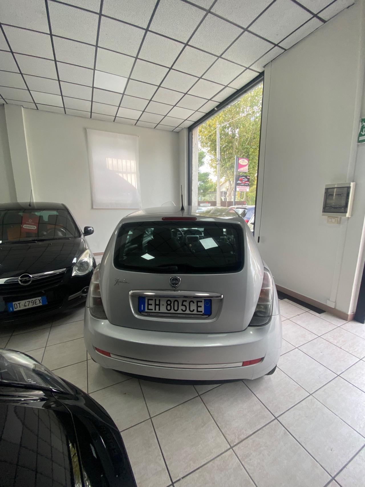 Lancia Ypsilon 1.4 Platinum Ecochic GPL