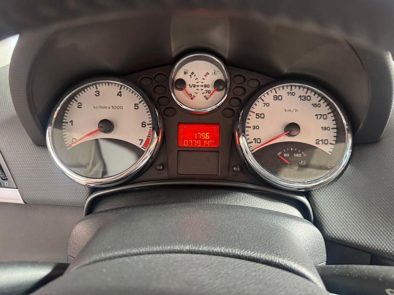 Peugeot 207 1.6 VTi 120CV CC Roland Garros