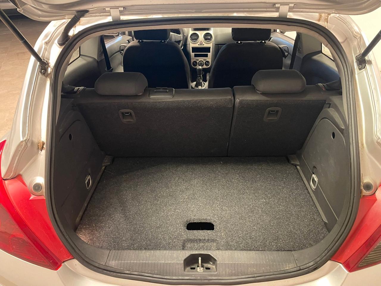 OPEL CORSA 1.2 - CONSUMA ACQUA