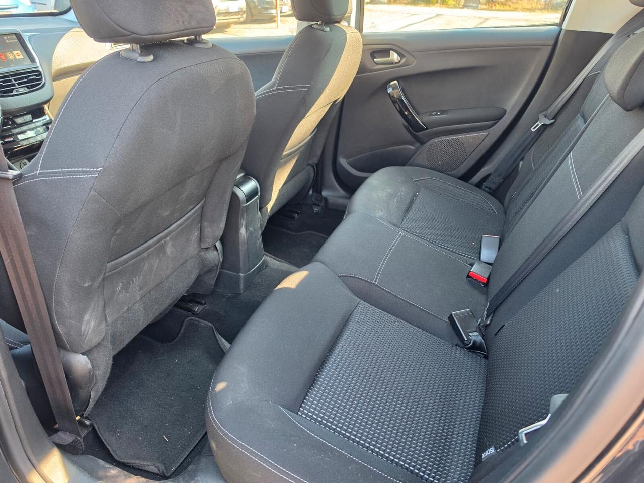 Peugeot 208 PureTech 82 5 porte Allure