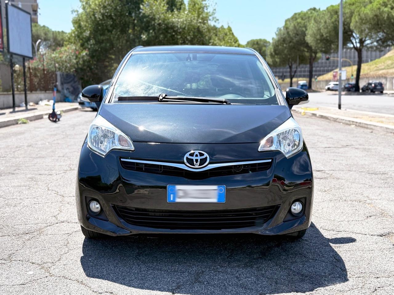Toyota Verso-S 1.3 benzina 100cv neopatentati - 2011