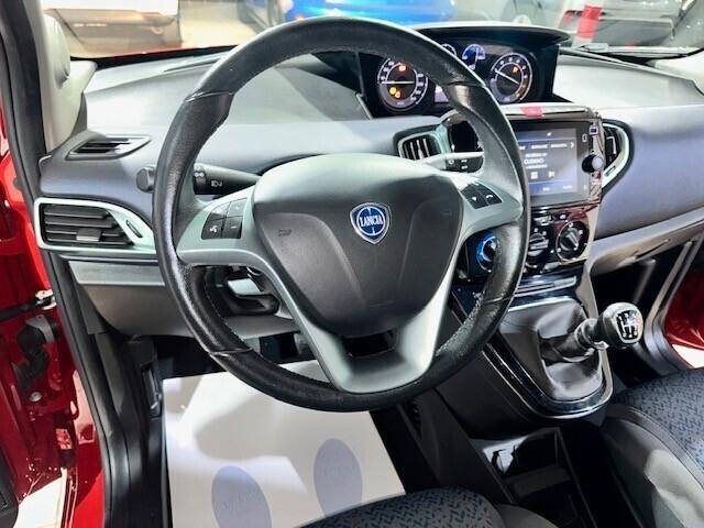 Lancia Ypsilon 1.0 FireFly 5 porte S&S Hybrid Gold