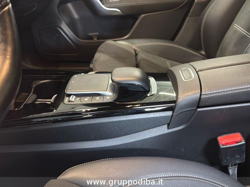 Mercedes-Benz Classe A - W177 2018 Diesel A 180 d Premium Night edition auto
