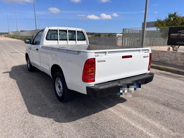 TOYOTA Hilux 2.5 D-4D 4X2 Pick-up 2 POSTI