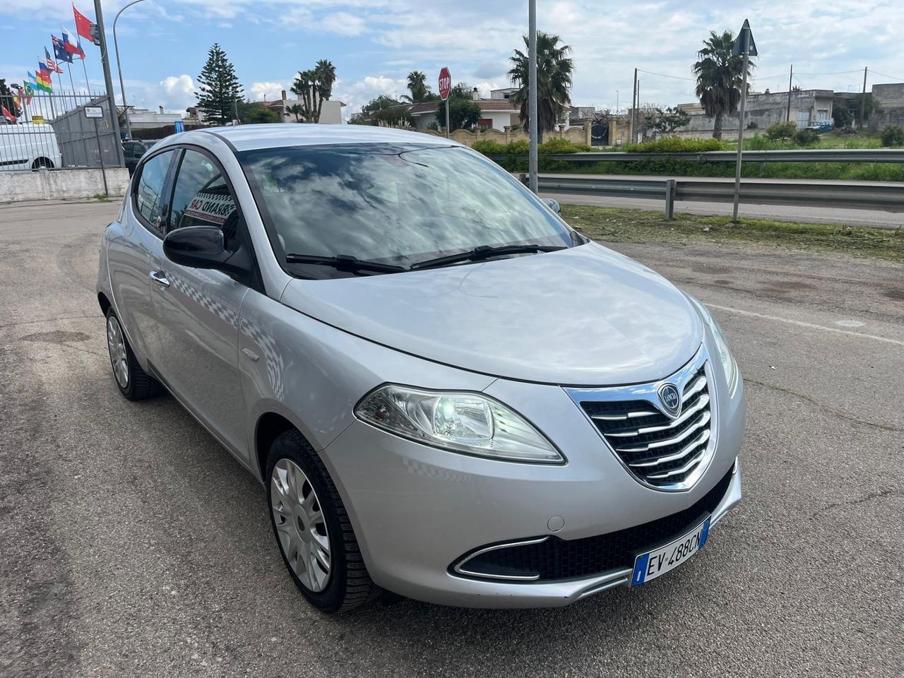Lancia Ypsilon 1.2 5 porte GPL Gold Unipro 2014