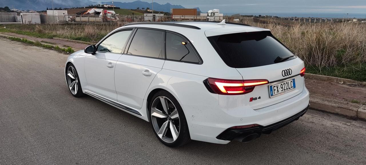 PERMUTO - 2019 Audi RS4 Carboceramica 47000km