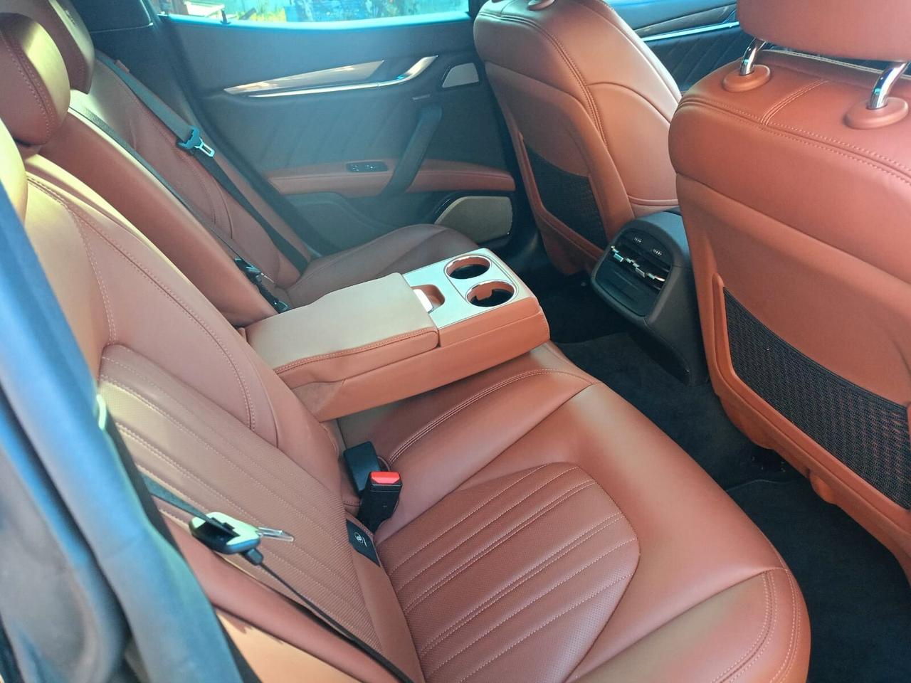 Maserati Ghibli 330 CV MHEV GT