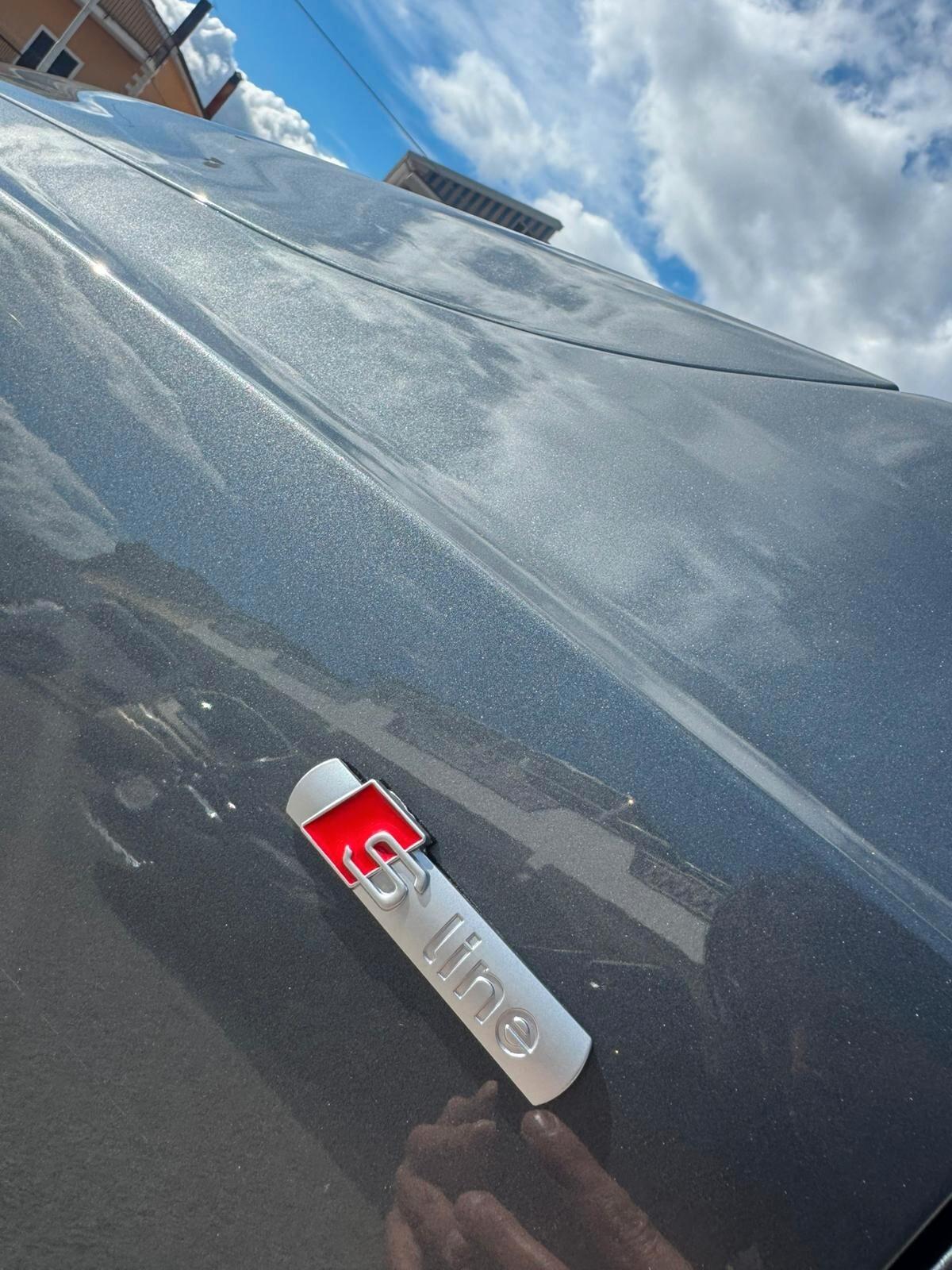 Audi Q3 2.0 TDI 150 CV S line Garanzia