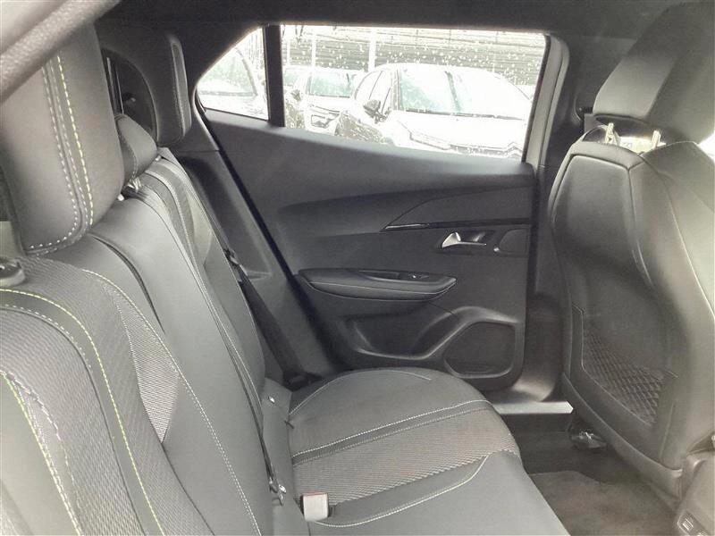 Peugeot 2008 PureTech 130 S&S EAT8 GT