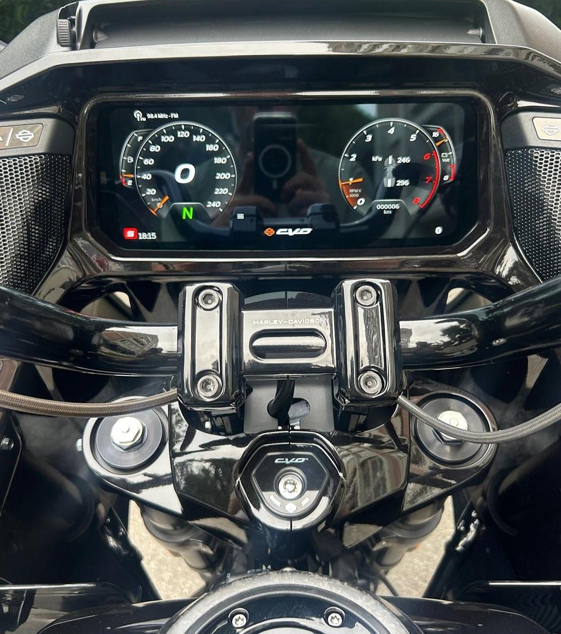 Harley-davidson CVO Road Glide ST