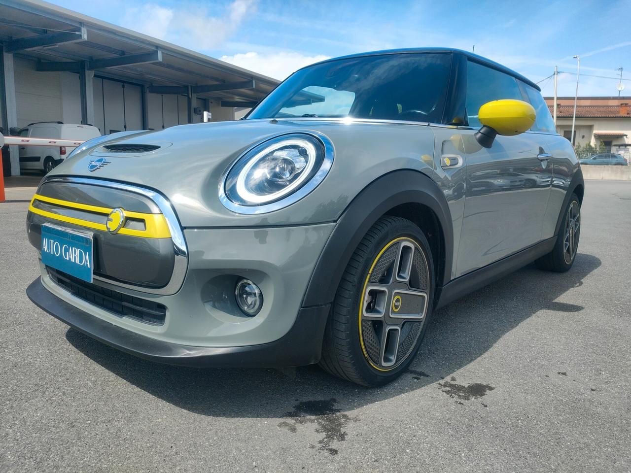 Mini Full Electric Cooper SE NEOPATENTATI