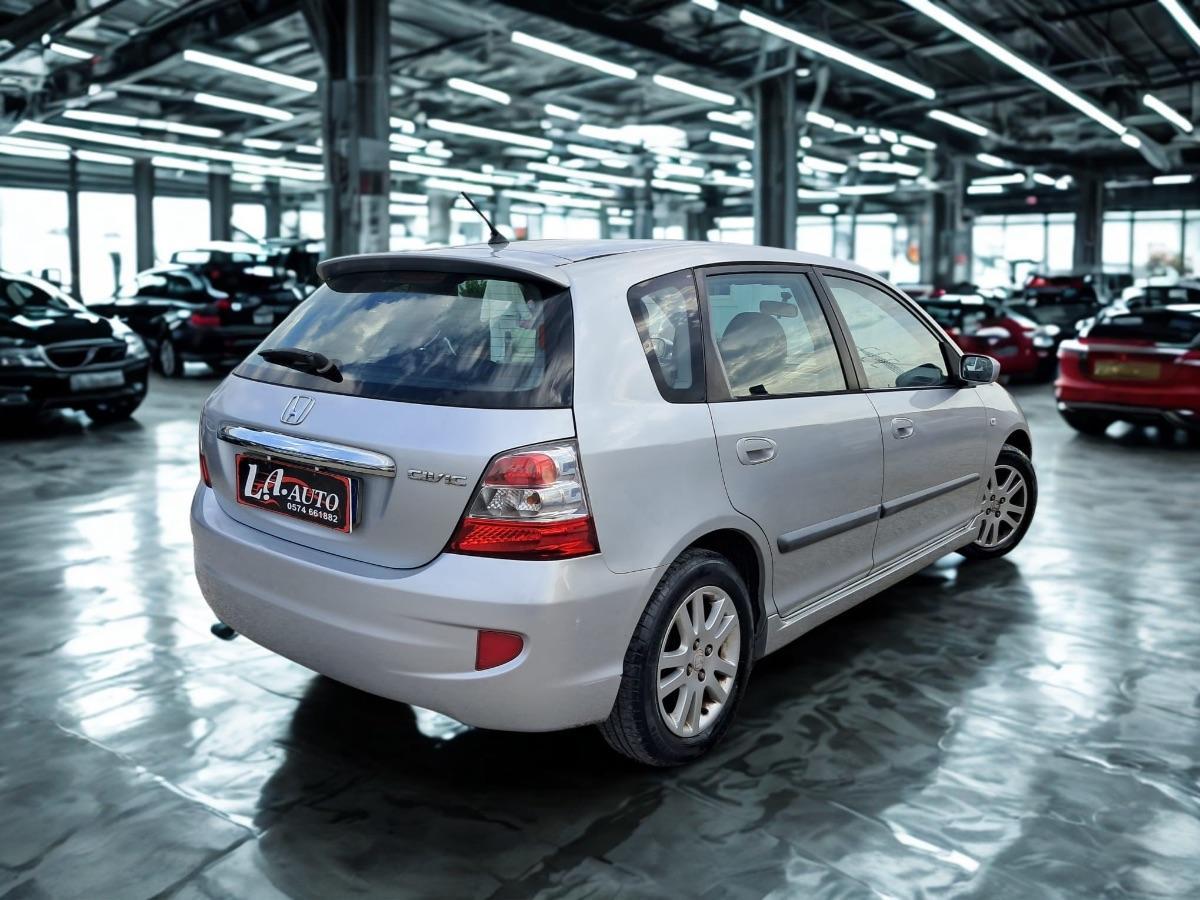 HONDA - Civic 5p 1.4 LS