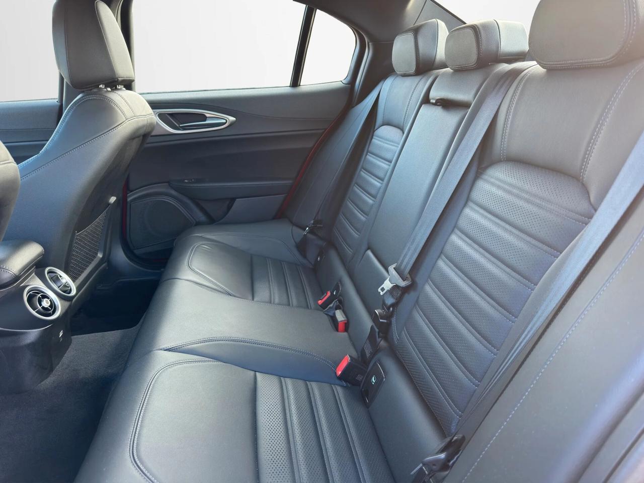 Alfa Romeo Giulia 2.0 Turbo 280 CV AT8 AWD Q4 Veloce