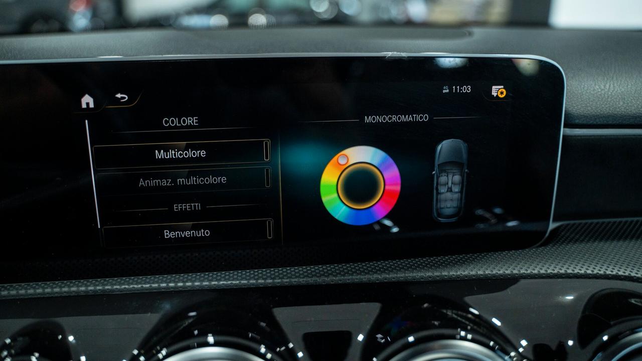Mercedes-benz A 180 D PREMIUM PLUS AMG TETTO PACK LUCI XENO NAVI FULL OPTIONAL