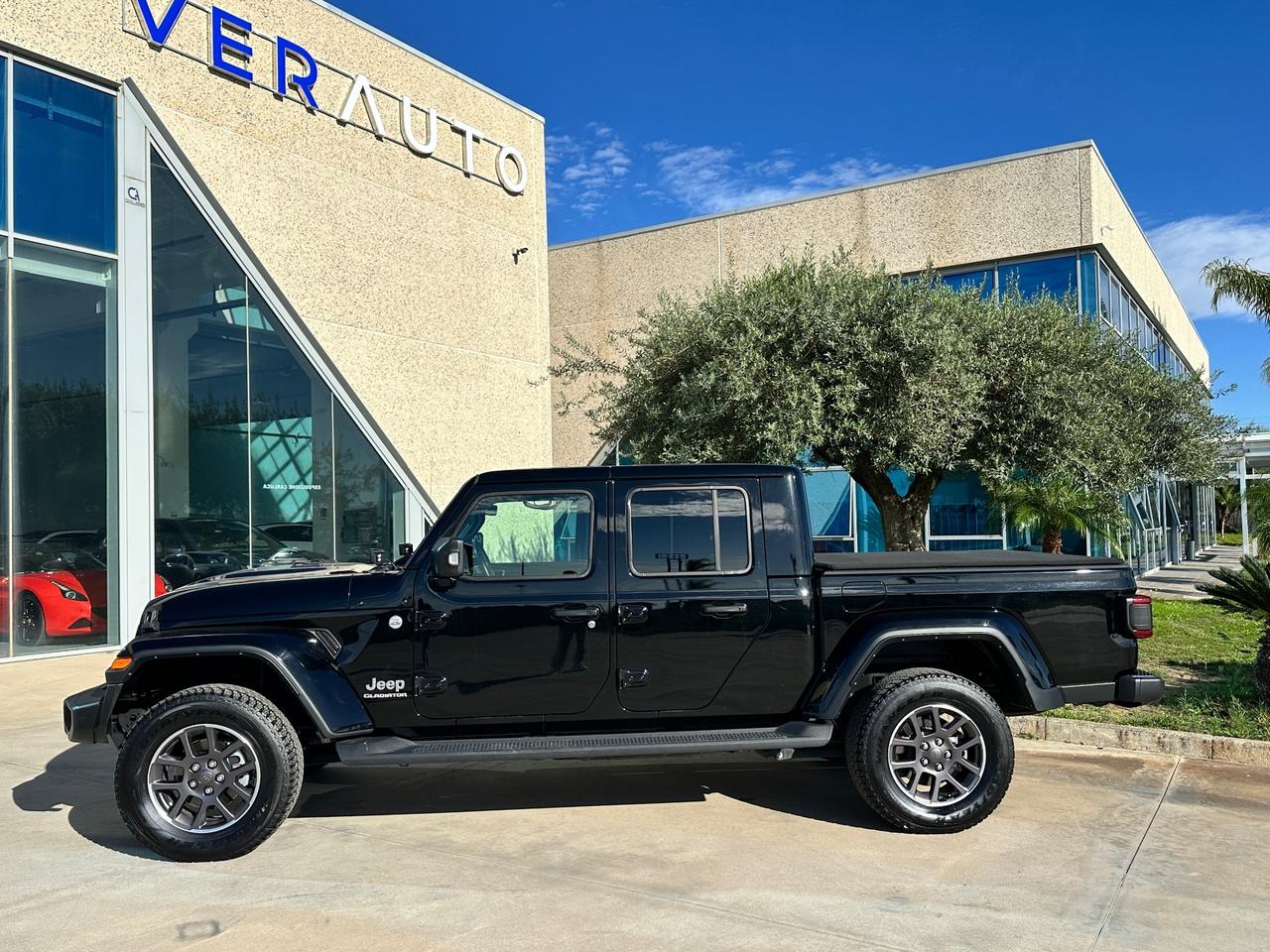 Jeep Gladiator V6 AUTOCARRO offerta T-Stock prezzo imperdibile