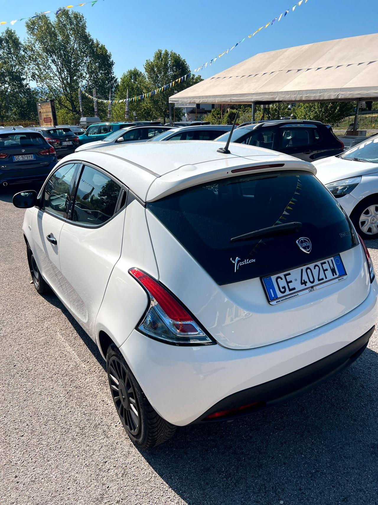 Lancia Ypsilon 1.0 FireFly 5 porte S&S Hybrid Ecochic
