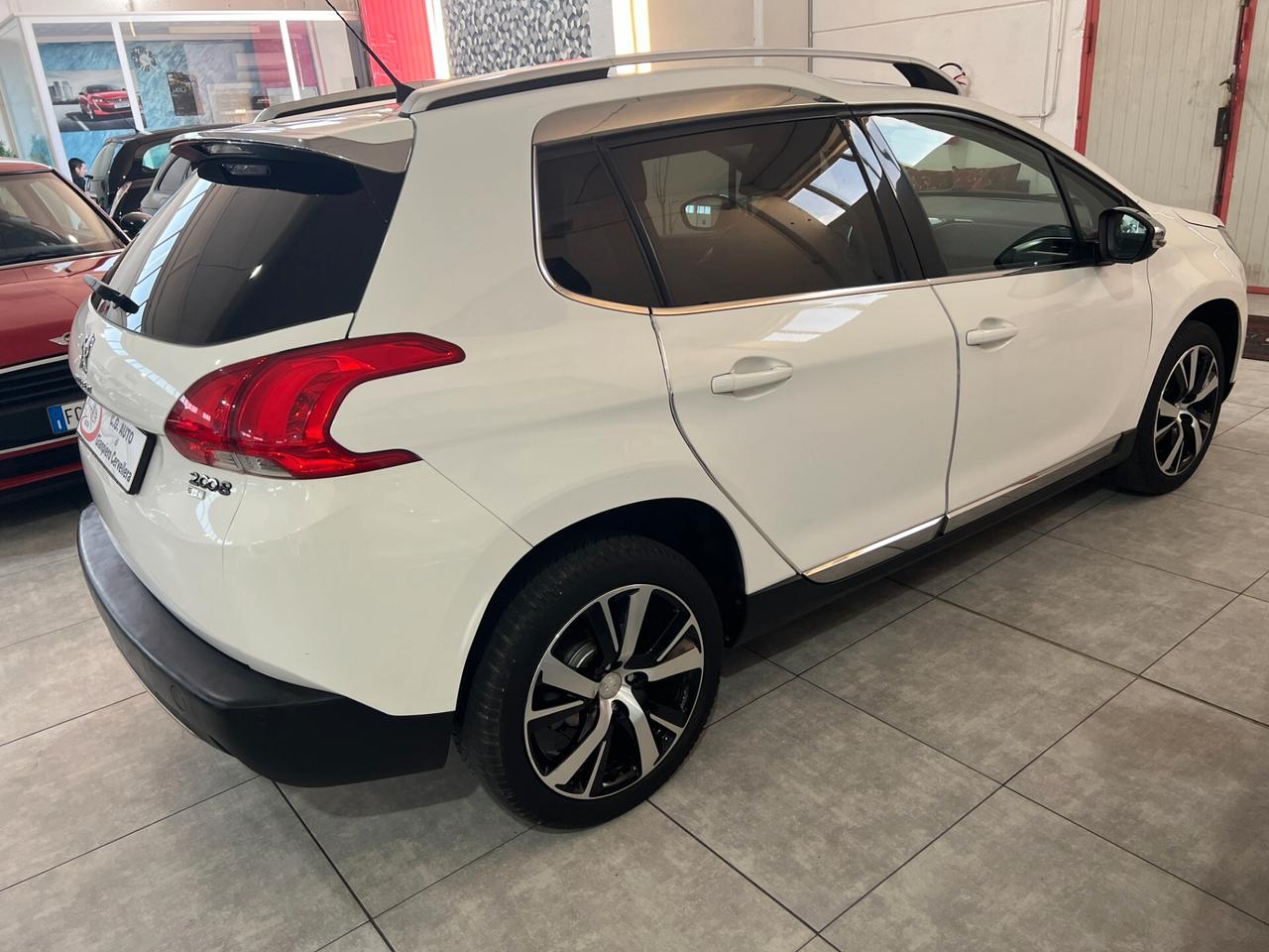 Peugeot 2008 1.6 92 CV - ALLURE - 2014