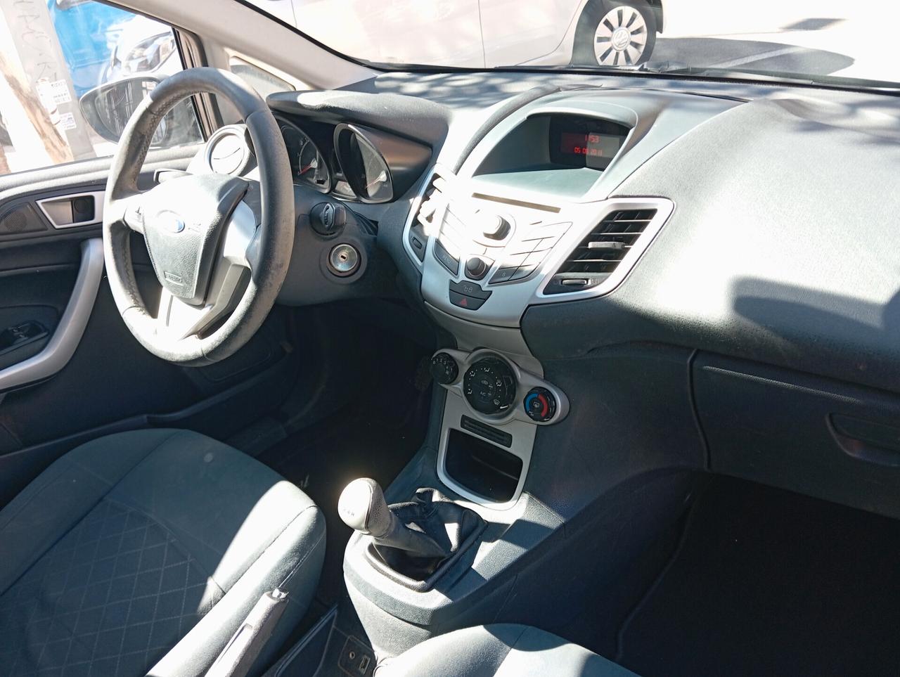 Ford Fiesta Ikon 1.4 TDCi 70CV 5 porte