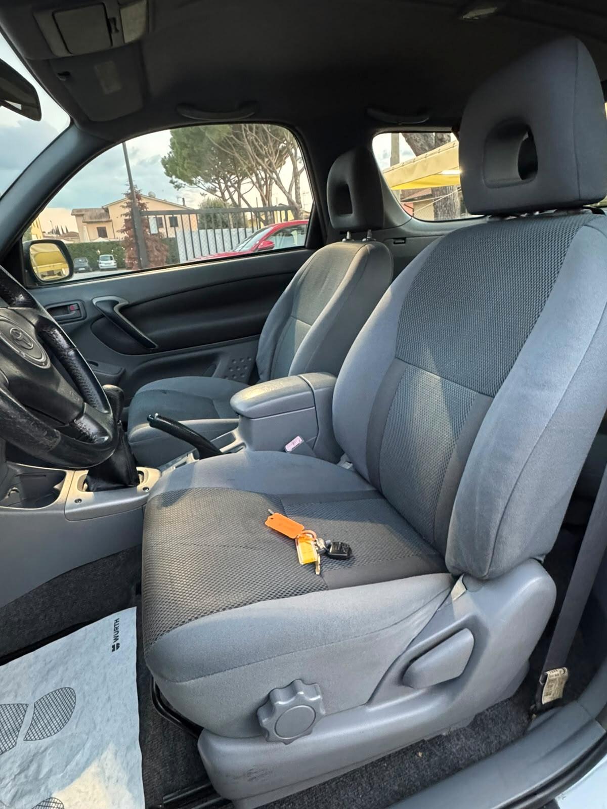 Toyota RAV 4 RAV4 2.0 16V MAI FATTO FUORISTRADA !!