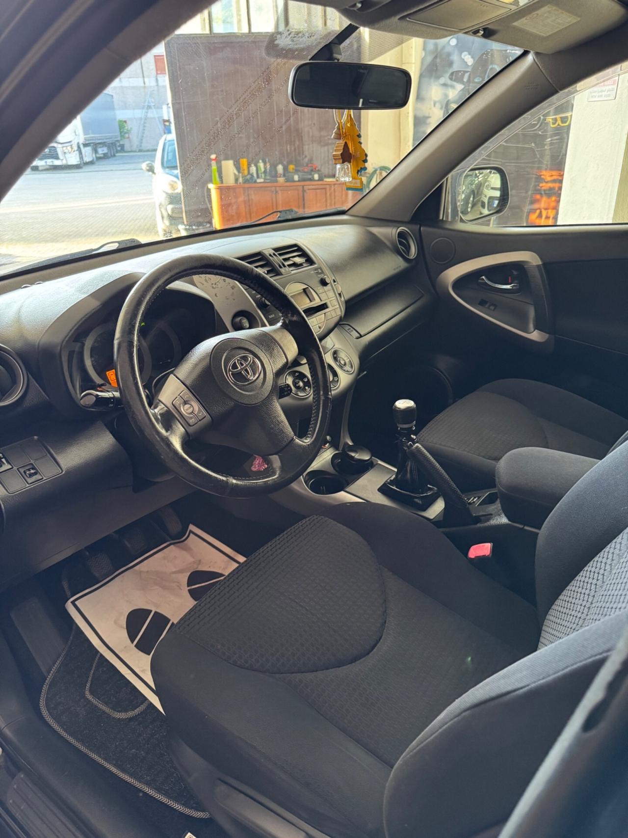 Toyota RAV 4 RAV4 CROSSOVER 2.2 D-4D SOL 4x4
