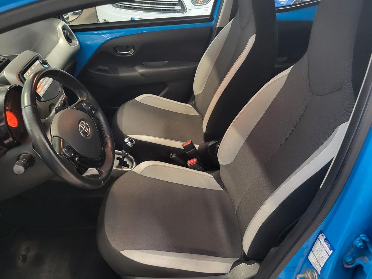 Toyota Aygo 1.0 VVT-i 69 CV 5 porte x-cool TSS MMT PREZZO REALE!!
