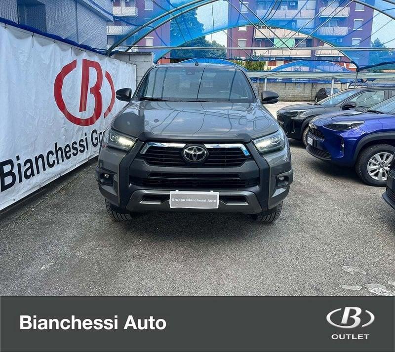 Toyota Hilux 2.8 D-4D A/T 4WD 48V 4 porte Double Cab Invincible