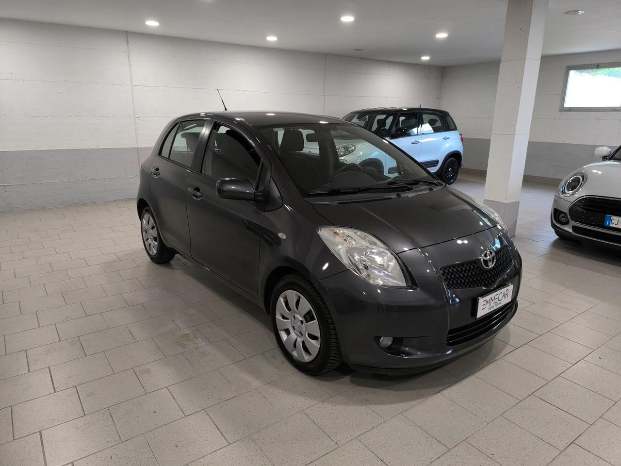 Toyota Yaris 1.0 5 porte Sol