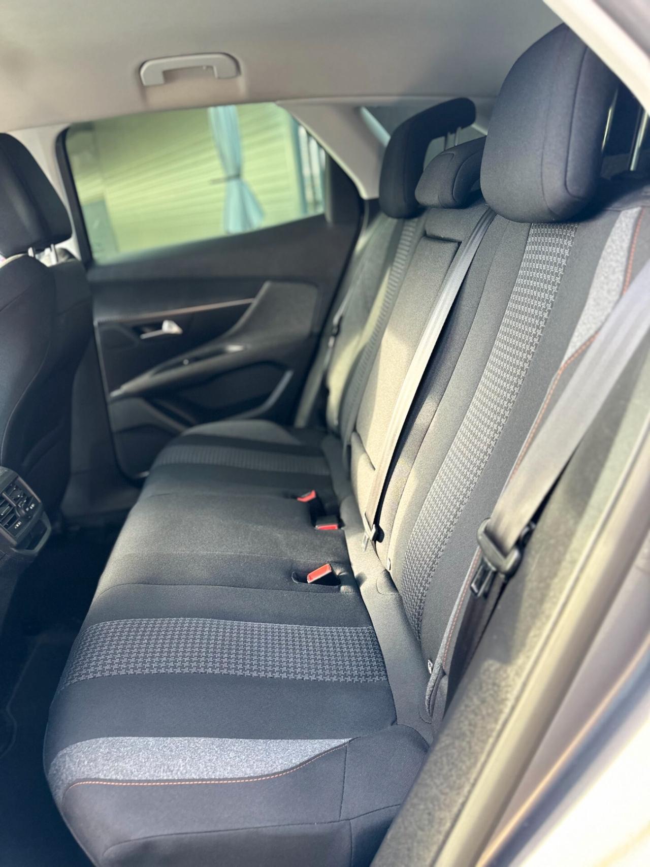 Peugeot 3008 BlueHDi 130 S&S EAT8 Business