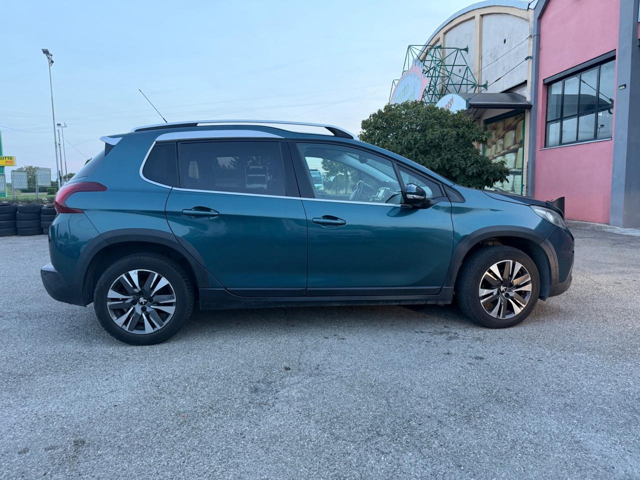 Peugeot 2008 PureTech 82 Allure