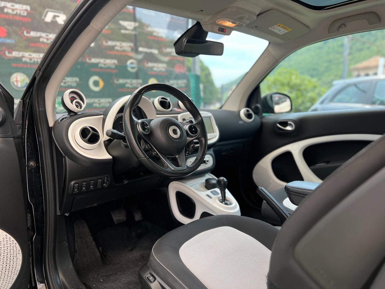 Smart ForTwo 1.0 71 cv Navigatore - Bracciolo - Cambio Automatico