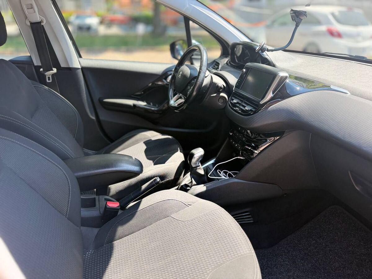 Peugeot 208 1.2 puretech Allure 82cv 3p
