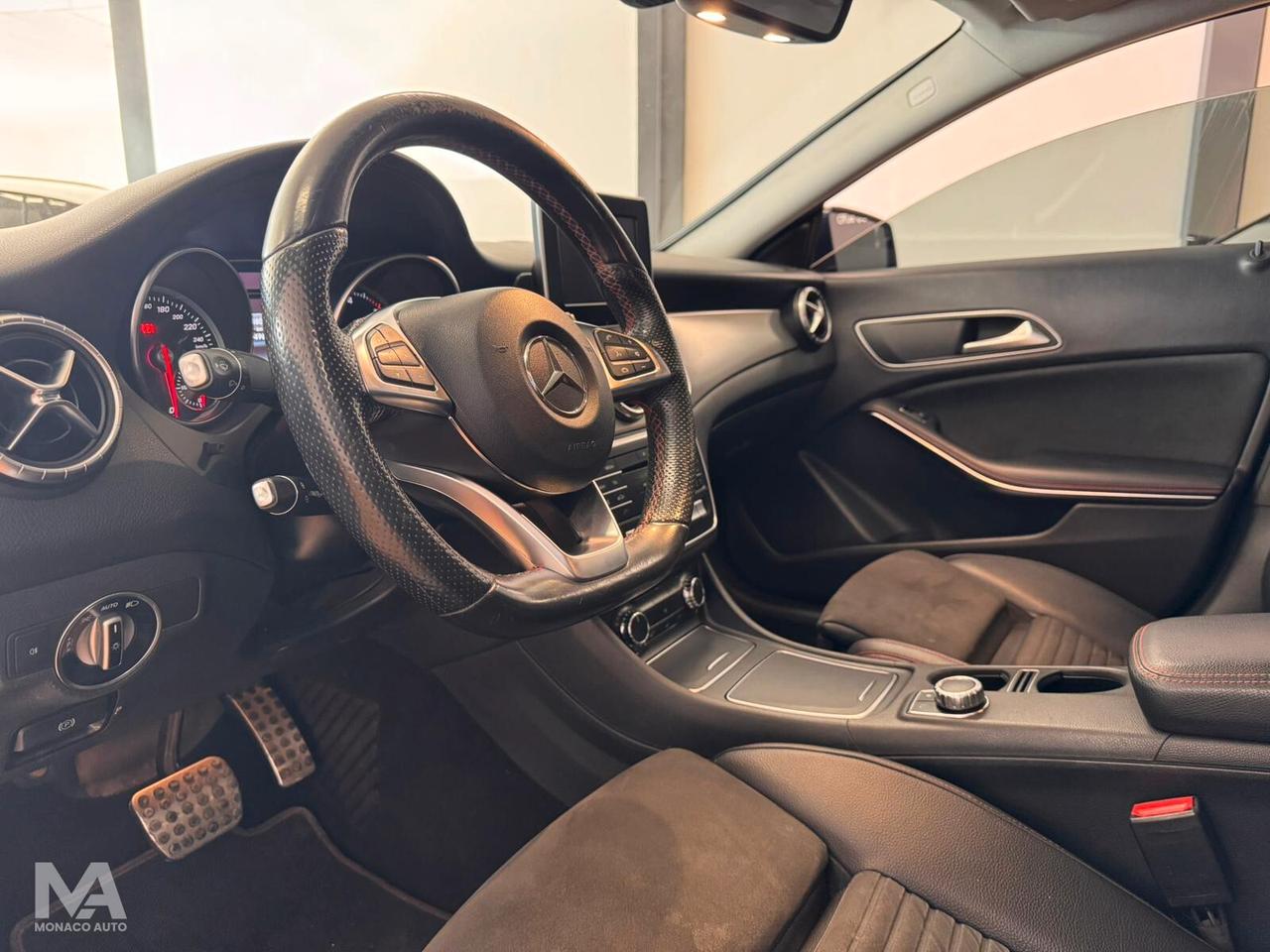 Mercedes-benz CLA 200D 135cv Automatic Premium - 2018