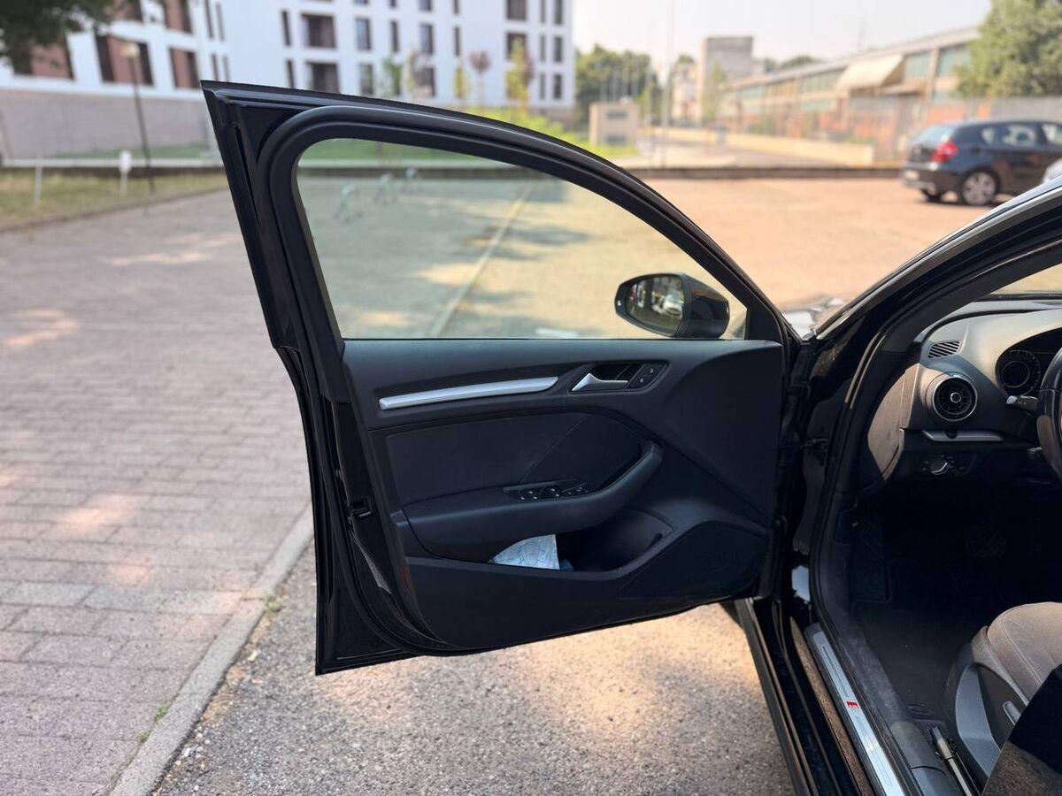 Audi A3 Sportback 30 1.6 tdi Business 116cv s-tronic my19 SLINE