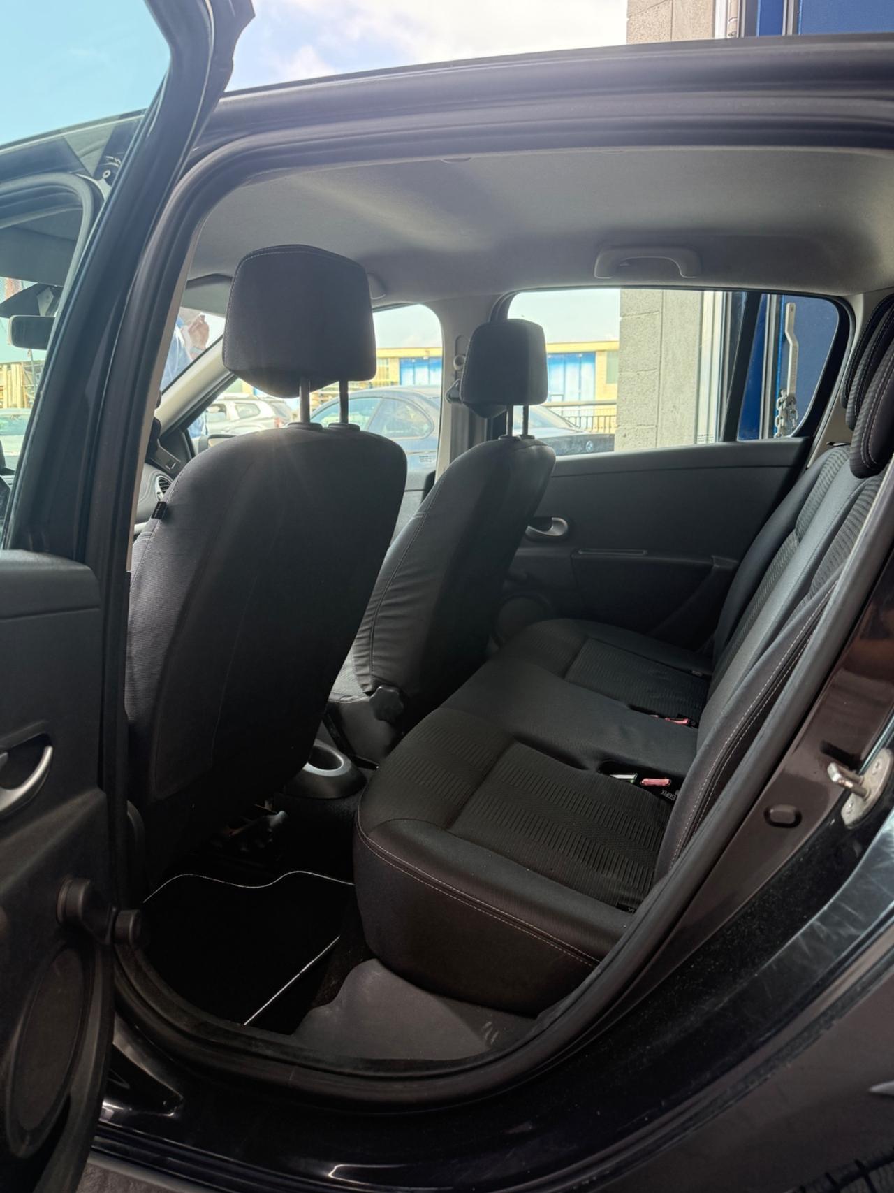 Renault Clio 1.5 dCi 75CV 5 porte Neopatentati