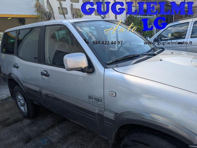NISSAN Terrano II 2.7 Tdi 5 porte Luxury 4x4