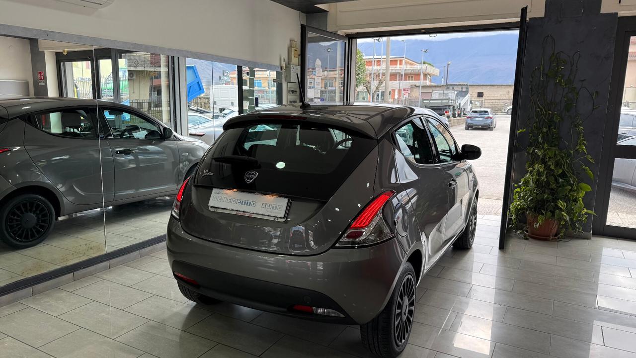 Lancia Ypsilon 1.2 69 CV 5 porte GPL