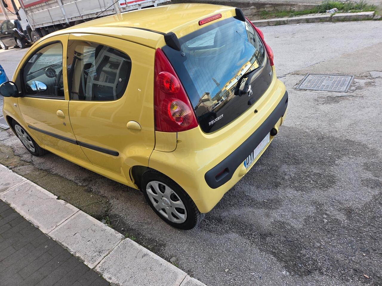 PEUGEOT 107 ANNO 2009 5PORTE SOLI KM 78000 CERTIF