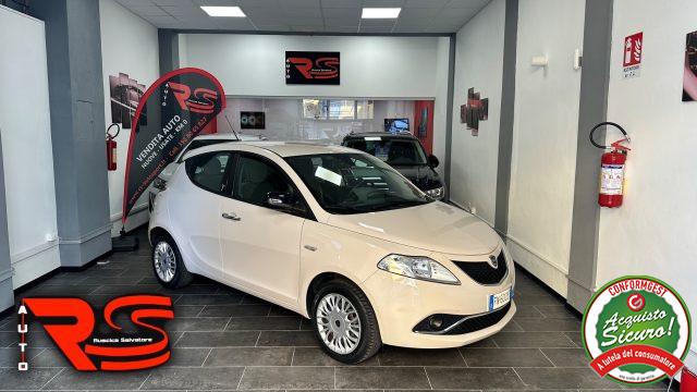 LANCIA Ypsilon 1.2 69 CV 5 porte Gold Adatta Neopatentati